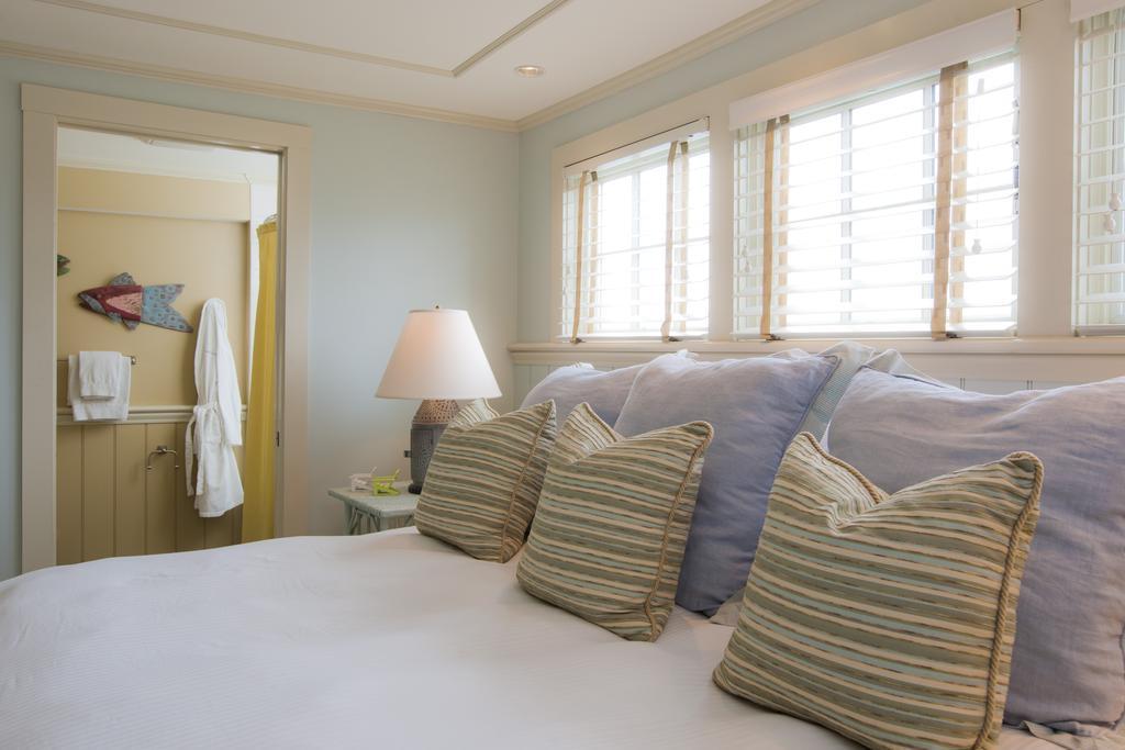אדגרטאון Vineyard Square Hotel And Suites חדר תמונה