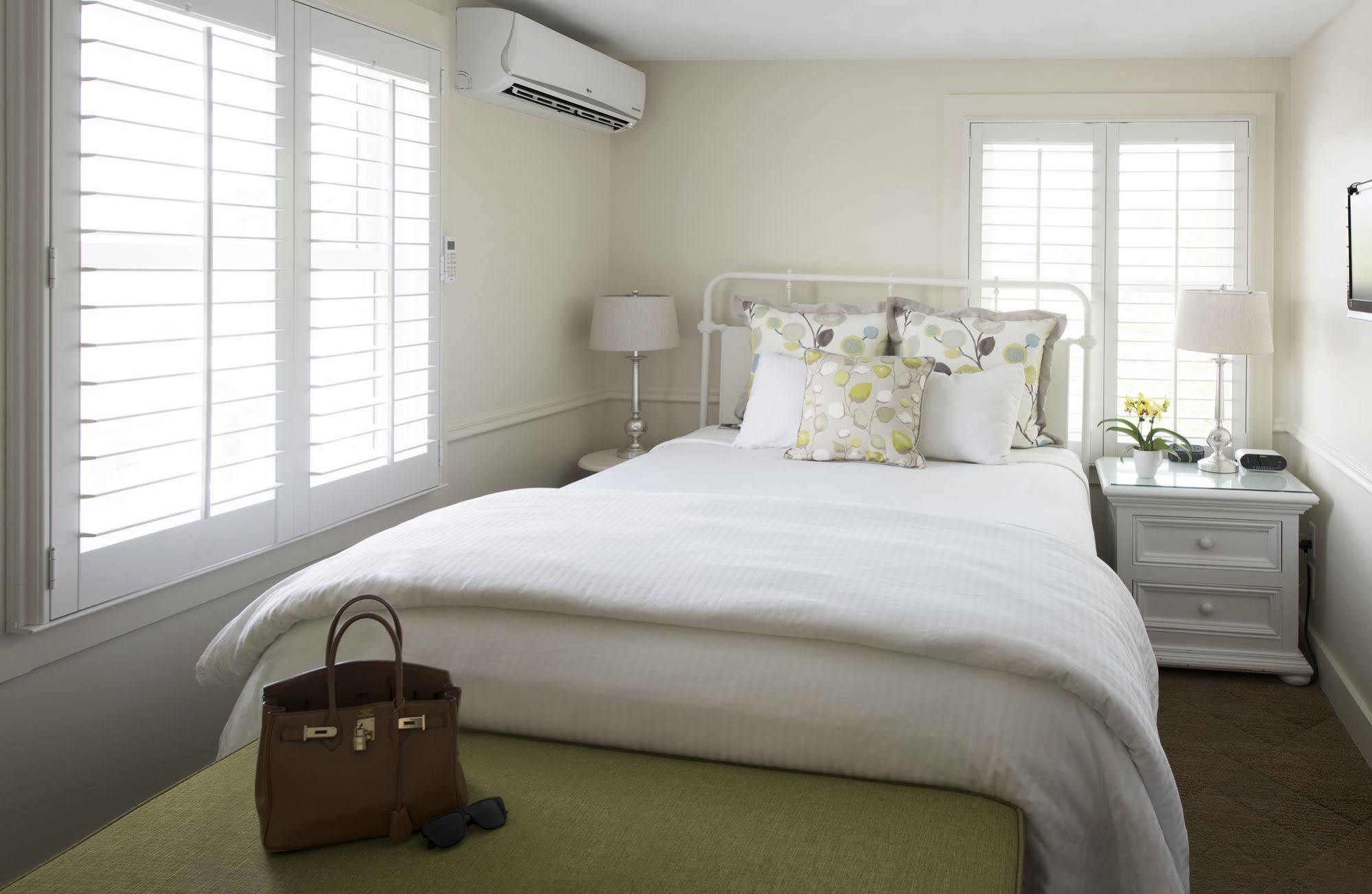 אדגרטאון Vineyard Square Hotel And Suites מראה חיצוני תמונה